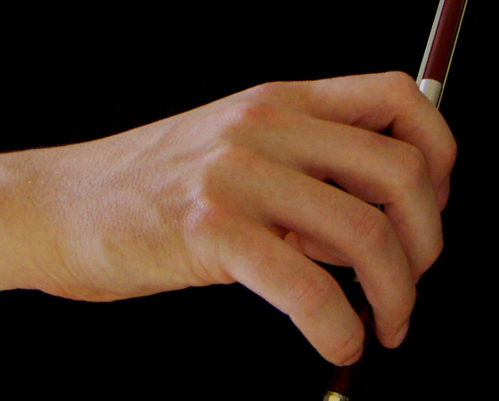 File:Hand position on bow.jpg